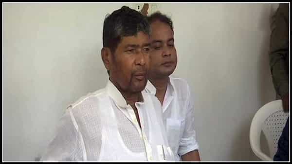 లోక్ జన శక్తి పార్లమెంటరీ పార్టీ నేతగా పశుపతి కుమార్ పరాస్ ఏకగ్రీవ ఎన్నిక.....ఒంటరైన చిరాగ్ పాశ్వాన్