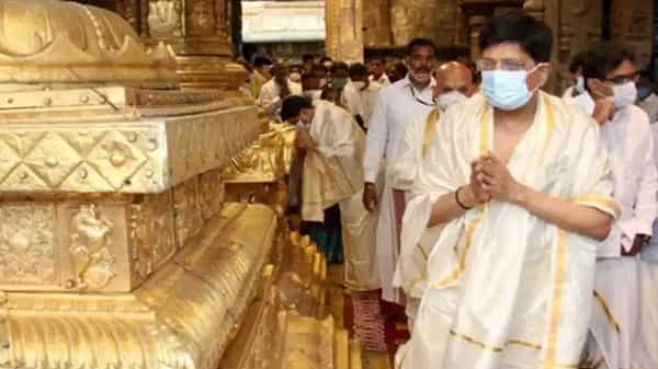 Piyush Goyal: తిరుమల శ్రీవారిని దర్శించుకున్న కేంద్ర మంత్రి పియూష్ గోయల్.. త్వరలో కరోనాపై అప్రమత్తం ఉండలని సూచన