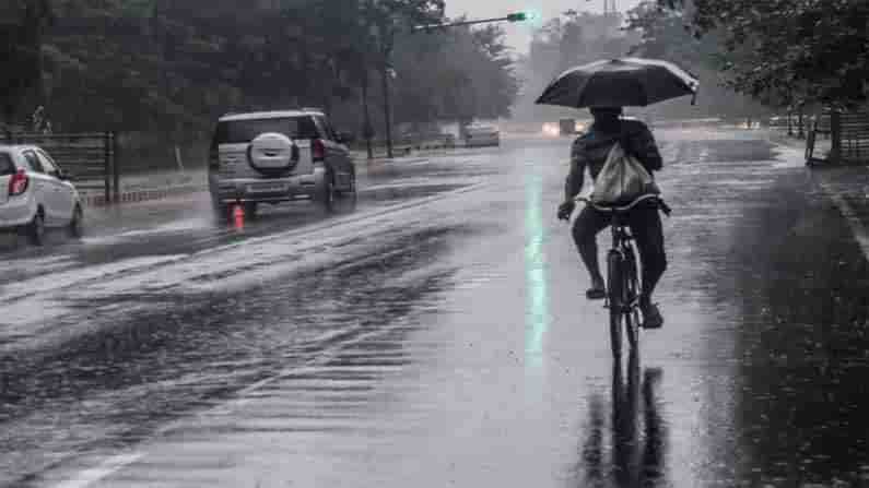 Rain Alert: బంగాళాఖాతంలో అల్పపీడన ప్రభావం.. రాగల రెండు రోజుల్లో తెలుగు రాష్ట్రాలకు భారీ వర్ష సూచన..