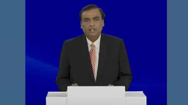 Reliance AGM: కరోనా కష్టకాలంలో రిలయన్స్ చేసిన సేవ సంతోషం కలిగించింది..ముఖేష్ అంబానీ
