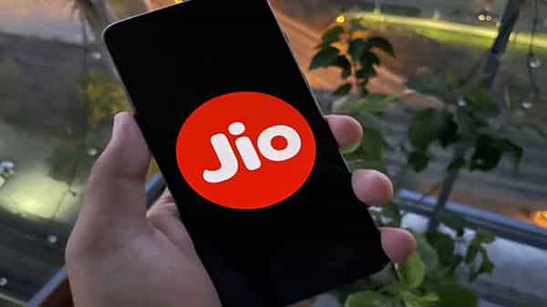 Reliance Jio Recharge Plan: జియో కస్టమర్లకు గుడ్న్యూస్.. 56 రోజుల వ్యాలిడిటీతో అందించే ప్లాన్స్ ఇవే..!