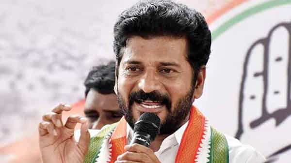 Revanth Reddy: వైఎస్సార్, ఎన్టీఆర్ను తిట్టినవారంతా నికృష్టులే.. రేవంత్ రెడ్డి సంచలన కామెంట్స్..