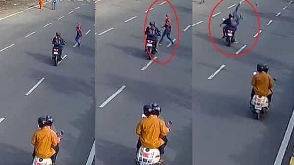 Road Accident: రాయదుర్గం వద్ద రోడ్డు ప్రమాదం... రోడ్డు దాటున్న యువతిని ఢీ కోట్టిన టూ వీలర్..