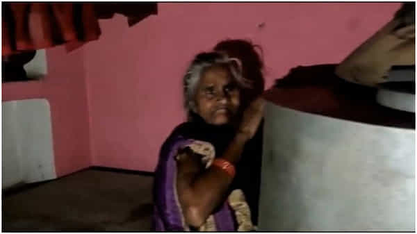 ముఝే నహీ చాహియే ! వ్యాక్సిన్ భయంతో డ్రమ్ము వెనక నక్కిన అవ్వ ! ఆ తరువాత ఏమైందంటే ....?