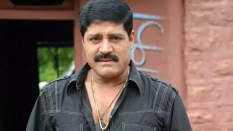 Srihari: డబ్బులో రాయిని చుట్టి గుడ్డ కట్టి బాల్కానీ నుంచి విసిరేసేవారు.. శ్రీహరి గొప్పతనం గురించి చెప్పిన స్టార్ కమెడియన్..