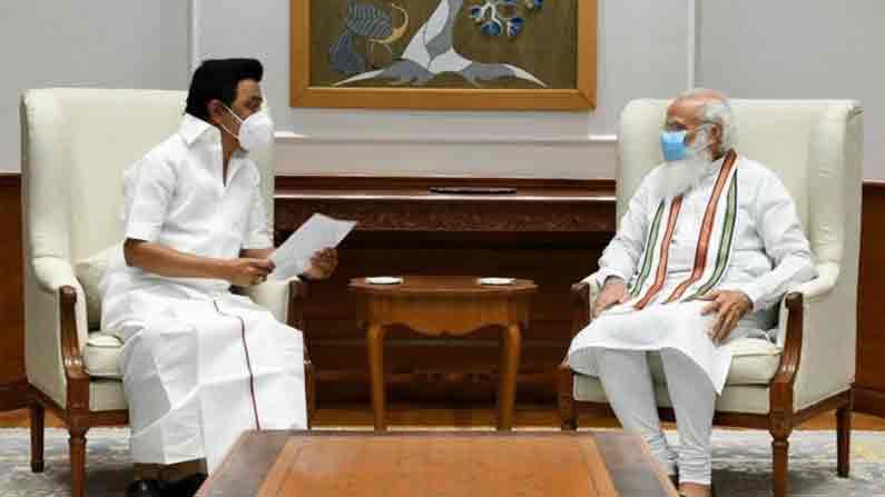 Stalin calls on PM Modi : ప్రధాని నరేంద్ర మోదీని కలిసిన తమిళనాడు సీఎం స్టాలిన్.. 25 అంశాలతో కూడిన మెమోరాండం  సమర్పణ