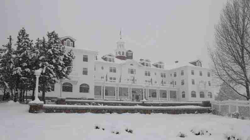 Stanley Hotel: రాత్రి భూతాలు, దెయ్యాలు కోసం వెదికేందుకు అక్కడ హోటల్ కు క్యూ కడుతున్న టూరిస్టులు మోస్ట్ హంటెడ్ హోటల్ గా ఖ్యాతి