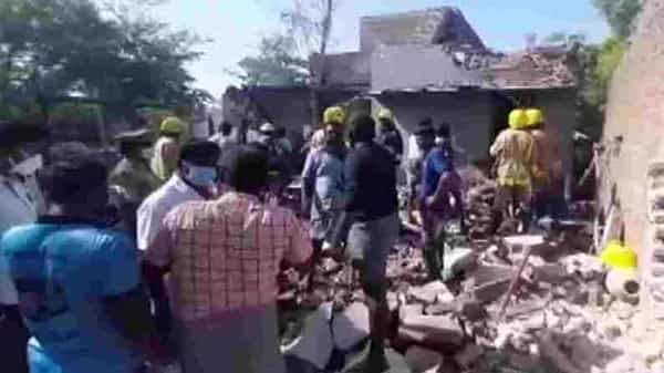 Crackers Fire Accident: తమిళనాడు బాణసంచా కర్మాగారంలో పేలుడు.. ఇద్దరు మహిళతో సహా ముగ్గురు దుర్మరణం