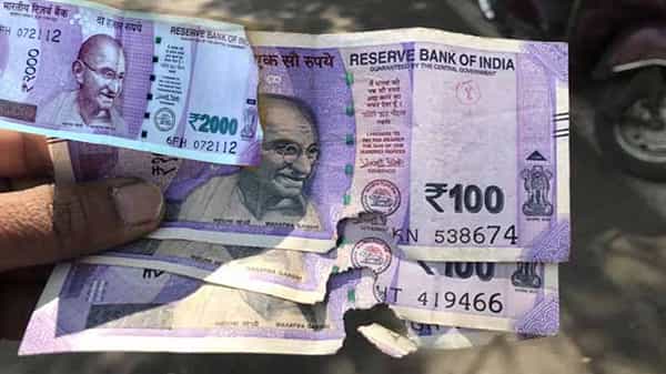 ATM Currency: ఏటీఎం నుంచి చిరిగిన, చెల్లని నోట్లు వచ్చాయా..? ఇలా చేసి మంచి నోట్లు తీసుకోండి..!