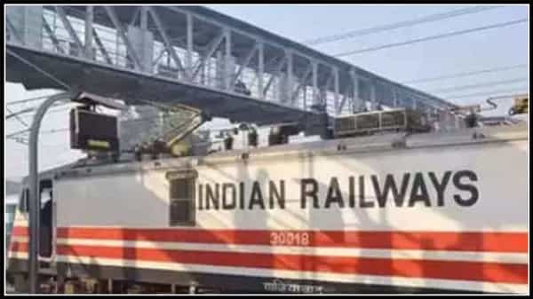 దేశంలో లాక్ డౌన్ ఆంక్షల సడలింపు.......రైలు టికెట్ల రిజర్వేషన్ శాతం ఎంతగా పెరిగిందంటే ....?