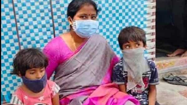 Yellandu TRS Mla: తల్లిదండ్రులను కోల్పోయిన ఇద్దరు పిల్లల్ని దత్తత తీసుకున్న టీఆర్ఎస్ ఎమ్మెల్యే