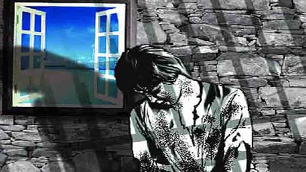 Woman Sold in UP: రూ.80 వేలకు సొంత కోడలును అమ్మేసిన మామ.. పోలీసుల విచారణలో సంచలనాలు.. ఒకరు కాదు ఇద్దరు కాదు 300మంది!
