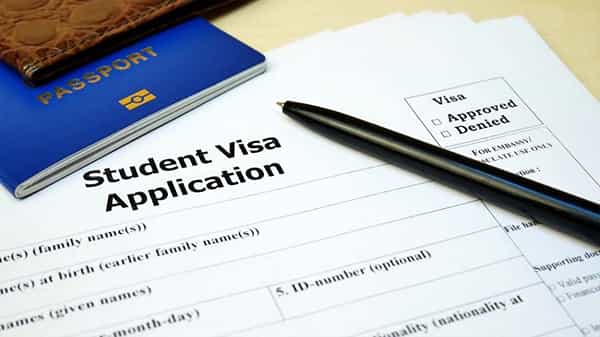 Student VISA: అమెరికాలో విద్యనభ్యసించే విద్యార్థులకు అలర్ట్.. సోమవారం నుంచి ప్రారంభం కానున్న వీసా ప్రక్రియ..