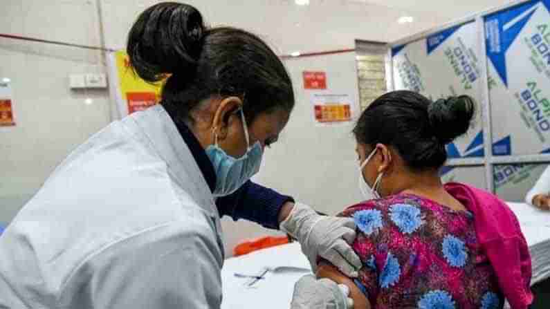 Vaccination: దేశవ్యాప్తంగా ముమ్మరంగా వ్యాక్సినేషన్.. మహిళలలలో టీకా వేయించుకున్న వారు తక్కువే!