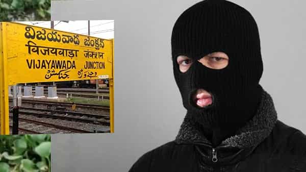బెజవాడ గుండెల్లో గుబులు.. చికటి పడిందంటే కనిపించే మంకీ మ్యాన్..! మహిళలే టార్గెట్..! ఏం చేస్తాడో తెలుసా..!