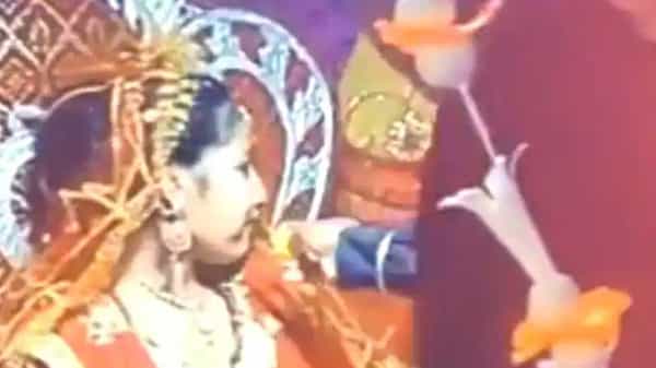 Viral Video: మాజీ ప్రియురాలు పెళ్లికి హాజరయిన యువకుడు.. ఎవరూ ఊహించని పని చేశాడు