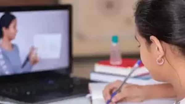 Vision Loss: లాక్ డౌన్ సమయంలో ఎక్కువగా స్క్రీన్ చూసిన భారతీయులు.. దృష్టిపై అధిక ప్రభావం అంటున్న అధ్యయనాలు