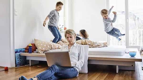 Work From Home: రిమోట్ పని నుంచి ఆఫీసు పనికి రావడానికి ఇష్టపడని ఉద్యోగులు..పాశ్చాత్య దేశాల్లో ఇబ్బందికర పరిస్థితి