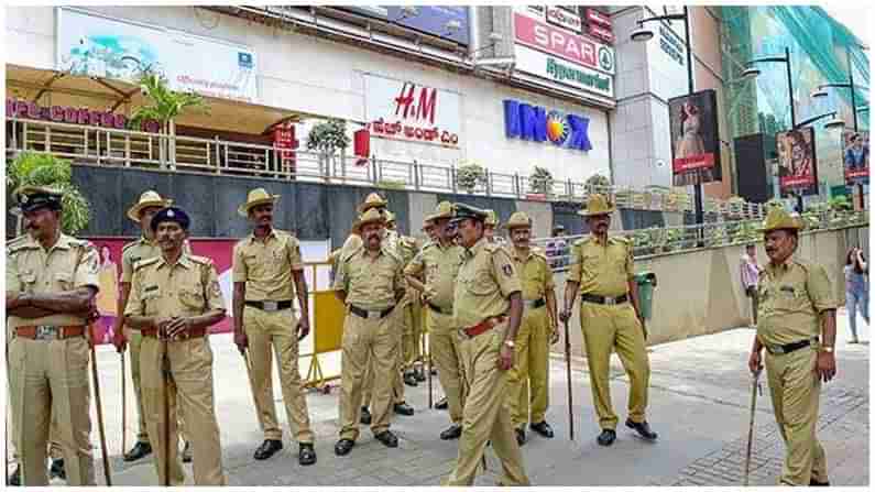 బెంగుళూరులో గ్యాంగ్ రేప్ కేసు..12 మంది అరెస్టు..!! నిందితుల్లో ఇద్దరు మహిళలు..!!