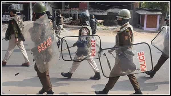 Assam Police : ఆమ్మో పోలీసోళ్లు ! 40 రోజుల్లో 20 కాల్పుల ఘటనలు..అస్సాంలో పోటెత్తిన ఫేక్ ఎన్కౌంటర్లు ?