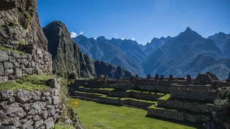అయితే స్పెయిన్ దేశస్తులు మచు పిచ్చు నగరాన్ని దోచుకోకుండా ఉండేందుకు..దాని చుట్టు పక్కల అడవిని కాల్చివేసారు. దీంతో స్పానిష్ ప్రజలు ఈ ప్రాంతాన్ని కనిపెట్టలేకపోయారు. అందుకే దీని గురించి ప్రపంచానికి తెలియదు. అయితే 1911లో హిరామ్ బింగ్‏హామ్ దీనిని కనుగొన్నారు. 