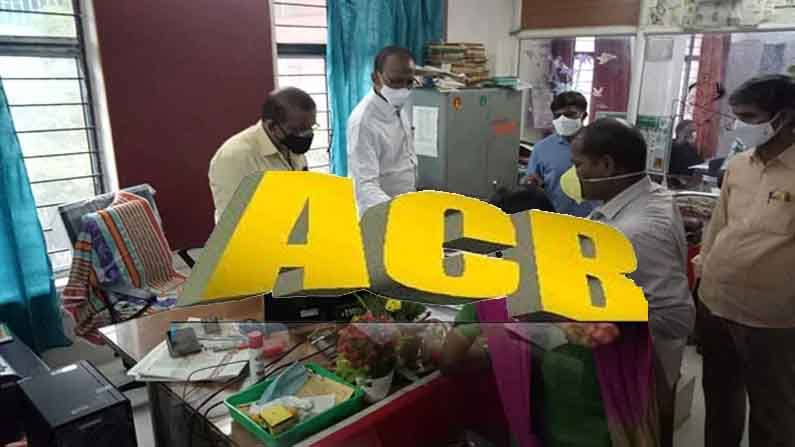 ACB Raids: ఉత్తరాంధ్ర ఏసీబీ తనిఖీల్లో వెలుగులోకి వస్తున్న సంచలనాలు.. మూడు రోజులుగా 12 రెవెన్యూ కార్యాలయాల్లో సోదాలు..!