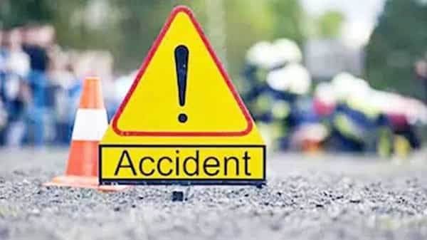 Visakhapatnam: విశాఖపట్నంలో ఘోర రోడ్డు ప్రమాదం.. బాబాయ్ ఇంటికి వెళ్లి వస్తుండగా..