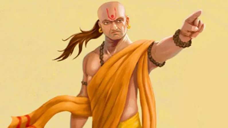 Chanakya Niti: పురుషులు 25 ఏళ్లలో నేర్చుకునే విషయాలను స్త్రీలు 16 ఏళ్లకే నేర్చుకుంటారు అంటున్న చాణక్య