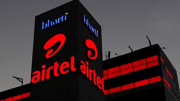 Airtel: ఎయిర్టెల్ సరికొత్త ప్లాన్స్.. రెండు మొబైల్స్ ఒక డీటీహెచ్ కనెక్షన్ వెయ్యిరూపాయల లోపే..పూర్తి వివరాలివే!
