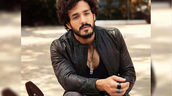Akhil Akkineni : అఖిల్ సినిమాలో మెగాస్టార్.. భారీ రెమ్యునరేషన్ ఇవ్వనున్న నిర్మాతలు