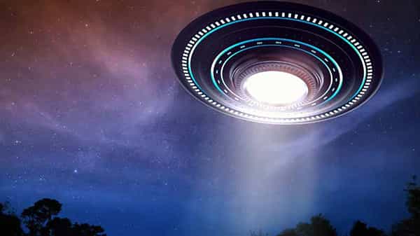 Area 51 News: అమెరికా ఆర్మీ క్యాంప్పై ఏలియన్స్ చక్కర్లు..?.. ప్రచారంలో నిజమెంత..?