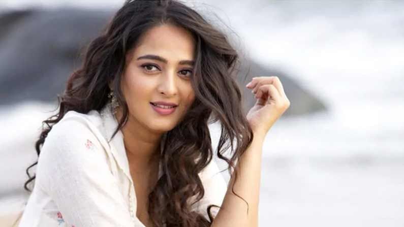 Anushka Shetty: టాలీవుడ్ లో టాప్ హీరోయిన్ గా కంటిన్యూ అవుతున్న అనుష్క.. స్వీటీ సినీ జర్నీకి 16ఏళ్ళు..