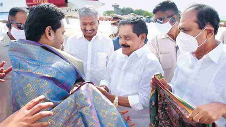 AP Deputy CM : ఏపీ డిప్యూటీ తన అతి వినయంతో సీఎం జగన్మోహన్ రెడ్డికి చిరాకొచ్చేంత పనిచేశాడు.. అది ఏమా కథ..?