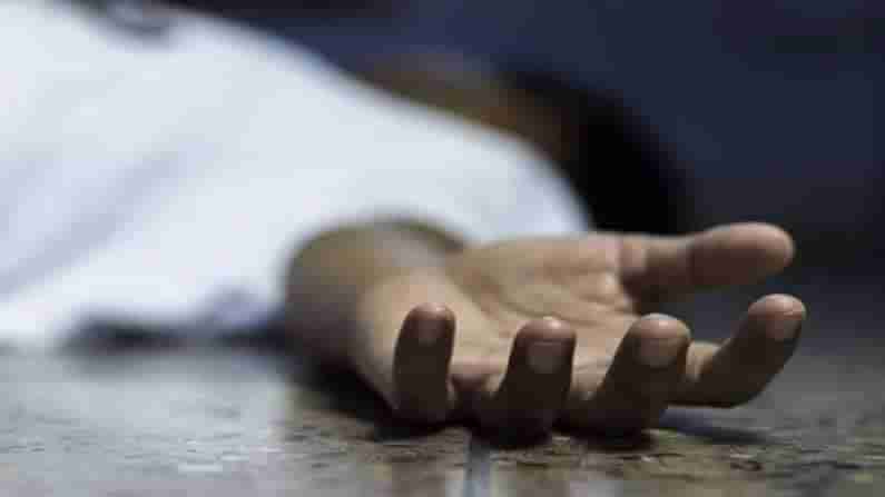 Employee Commits Suicide: బ్యాంకులో ఉద్యోగం.. ఈ నెల 4వ తేదీన నిశ్చితార్థం.. ఇంతలోనే విషాదం..!