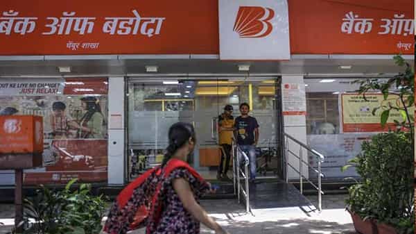 Bank Of Baroda Recruitment: బ్యాంక్ ఆఫ్ బరోడాలో ఉద్యోగాలు.. ఎలా దరఖాస్తు చేసుకోవాలంటే..