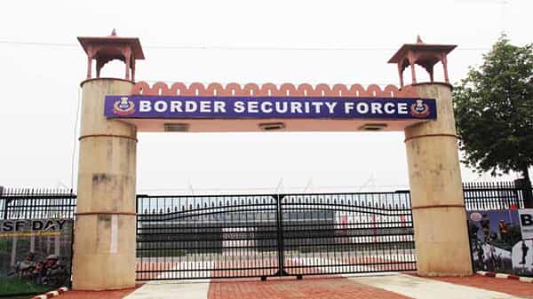 BSF Recruitment 2021: బోర్డర్ సెక్యూరిటీ ఫోర్స్లో ఉద్యోగాలు.. రూ. 90 వేలకు పైగా జీతం పొందే అవకాశం..