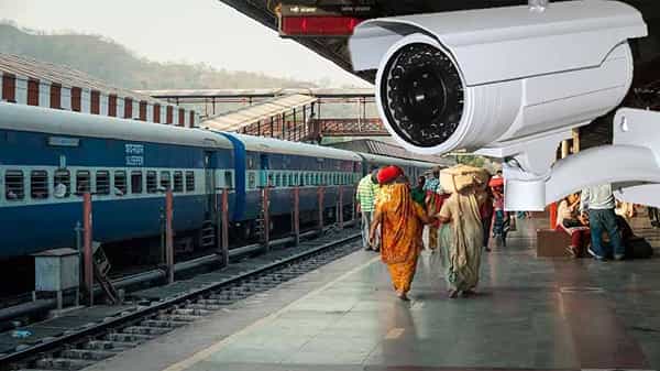 Indian Railways: రైల్వే ప్రయాణికుల భద్రత కోసం 813 ప్రధాన రైల్వే స్టేషన్లలో ఐపీ ఆధారిత సీసీటీవీ కెమెరాల ఏర్పాటు