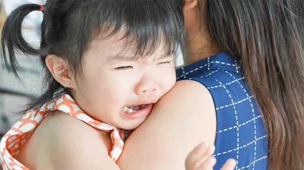 Children Fear: కొత్త వారంటే పిల్లల్లో భయం ఎందుకు..?.. ఆ భయాన్ని ఎలా పోగొట్టాలి.. చైల్డ్ సైకాలజీ నిపుణుల సూచనలు