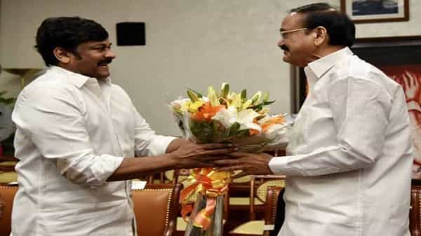 Chiranjeevi Tweet: తెలుగుతనానికి ఆయన నిలువెత్తు రూపం... వెంకయ్య నాయుడు పుట్టిన రోజు చిరు ట్వీట్..