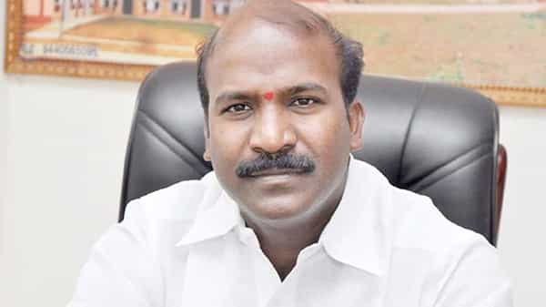 TRS vs Congress: టీపీసీసీ చీఫ్ రేవంత్ రెడ్డిపై సంచలన కామెంట్స్ చేసిన టీఆర్ఎస్ ఎమ్మెల్యే..