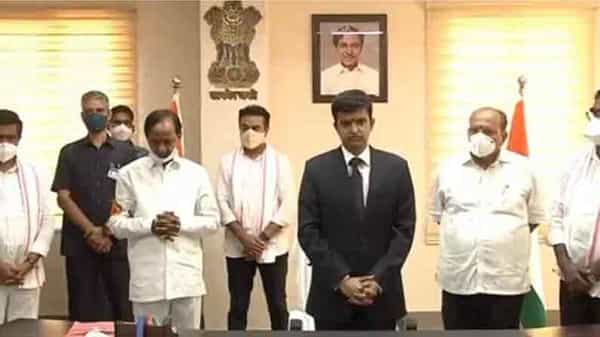 రాజన్న సిరిసిల్ల జిల్లాలో సీఎం కేసీఆర్ పర్యటన.. కలెక్టరేట్ భవనం సహా పలు కార్యక్రమాలకు ప్రారంభోత్సవం