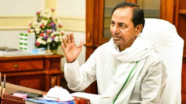 CM KCR review: కరోనా విస్తరణపై క్రిటికల్ అనాలిసిస్ చేయండి.. అధికారులను ఆదేశించిన CM KCR