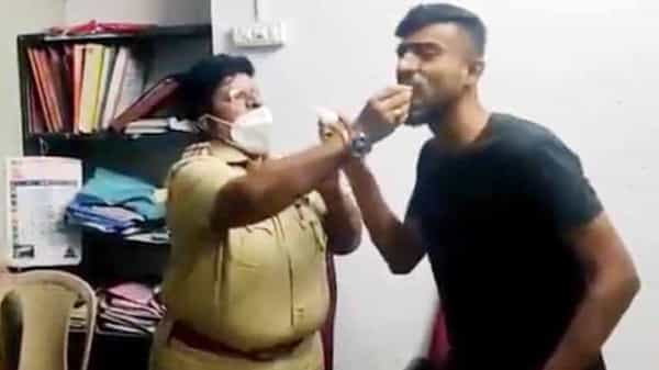 కేక్ తెచ్చిన తంటా.. నేరస్థుడికి తినిపించి అడ్డంగా బుక్కైన ఇన్స్పెక్టర్.. ఆ తర్వాత ఏం జరిగిందంటే?
