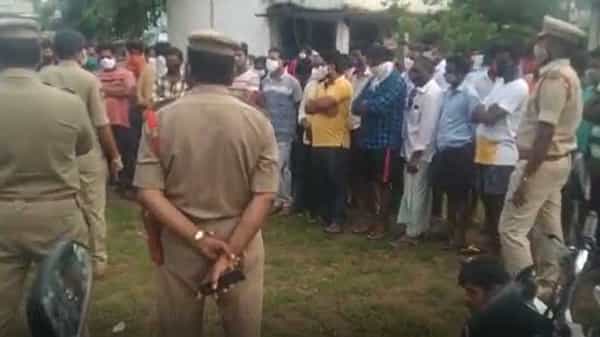 Cordon and search : వరుస కార్డన్ సెర్చ్ ఆపరేషన్లు చేస్తున్న పోలీసులు .. కేటుగాళ్లపై ఉక్కుపాదం.!