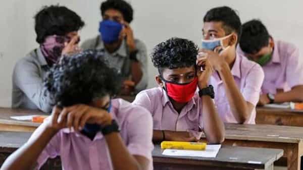Schools Re-open News: ఫీజుల కోసమే స్కూల్స్ రీ-ఓపెన్ అంటున్న పేరెంట్స్ ... ఏదైనా జరిగితే ఎవరిది బాధ్యత అంటూ ప్రశ్న
