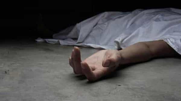 Covid Patient Suicide : తిరుపతి పద్మావతి ఆస్పత్రిలో కొవిడ్ పేషెంట్ ఆత్మహత్య.. పోలీసుల విచారణ..