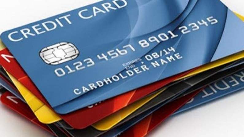 Credit Cards : క్రెడిట్ కార్డులు ఆన్‌లైన్‌లో తీసుకుంటే చాలా ప్రయోజనాలు..! ఉచిత సేవలతో పాటు క్యాష్‌బ్యాక్ ఆఫర్లు..