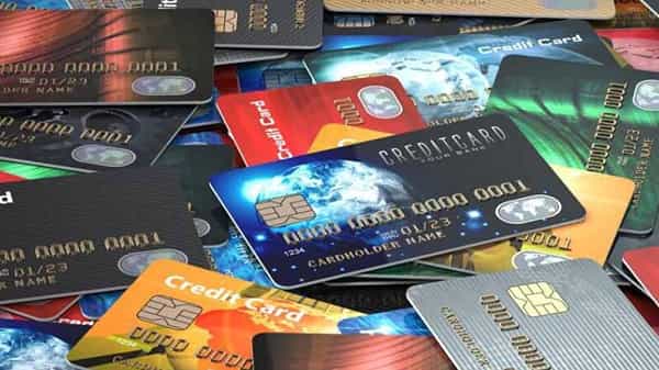 Credit Cards: ఒకటికంటే ఎక్కువ క్రెడిట్ కార్డులు ఉండటం ప్రయోజనకరమే.. ఎలా అంటే..