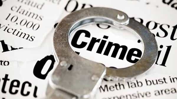 Crime News: చెల్లెలితో యువకుడి ప్రేమాయణం.. అది తెలిసిన ఆ ఇద్దరు సోదరులు ఏం చేశారంటే..