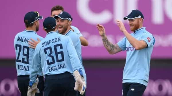 ENG vs PAK : పాకిస్తాన్ను చిత్తు చేసిన ఇంగ్లాండ్..! మొదటి వన్డేలో 9 వికెట్ల తేడాతో ఘన విజయం.. అదరగొట్టిన షకీబ్ మహమూద్